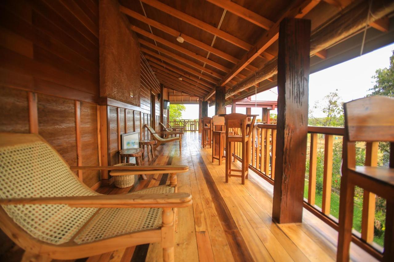 Jungle Hut Resort Сигирия Экстерьер фото